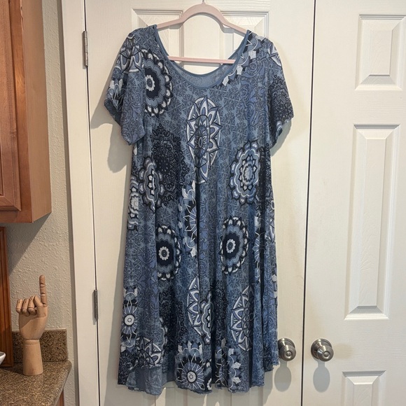 Dresses & Skirts - 100% Cotton Loose Weave Midi Shift in Blue Mandala Design - XL